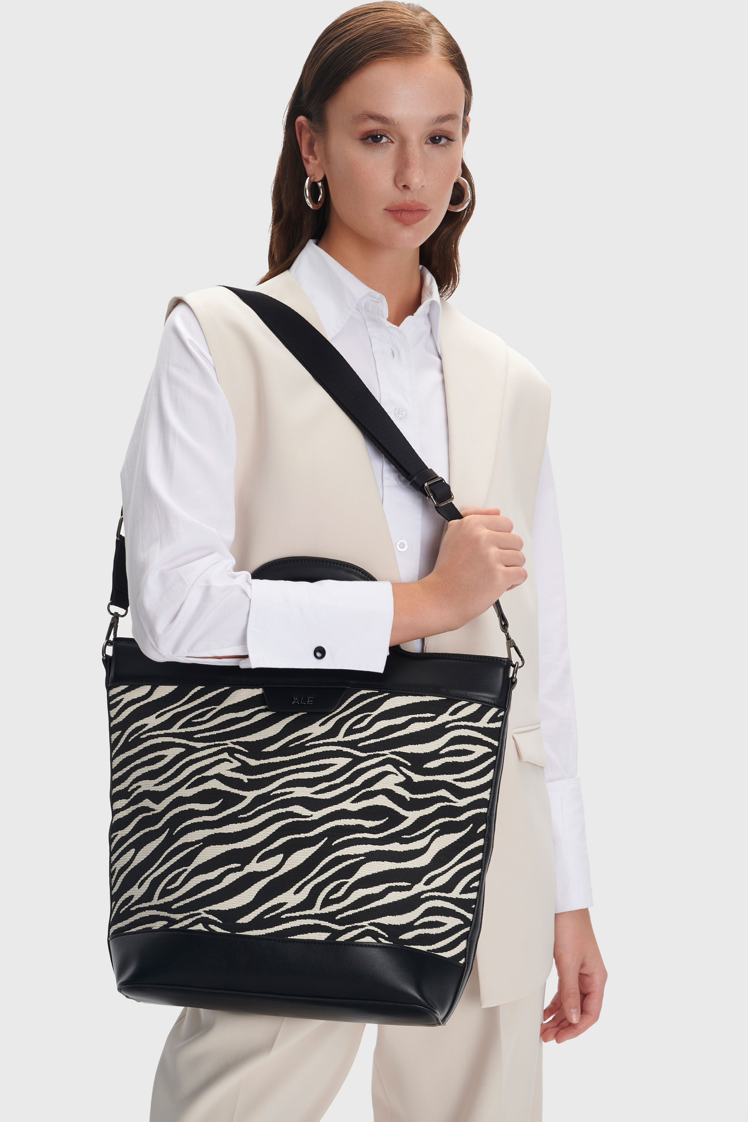  Τσάντα χειρός με zebra print - 5206634856319 2025